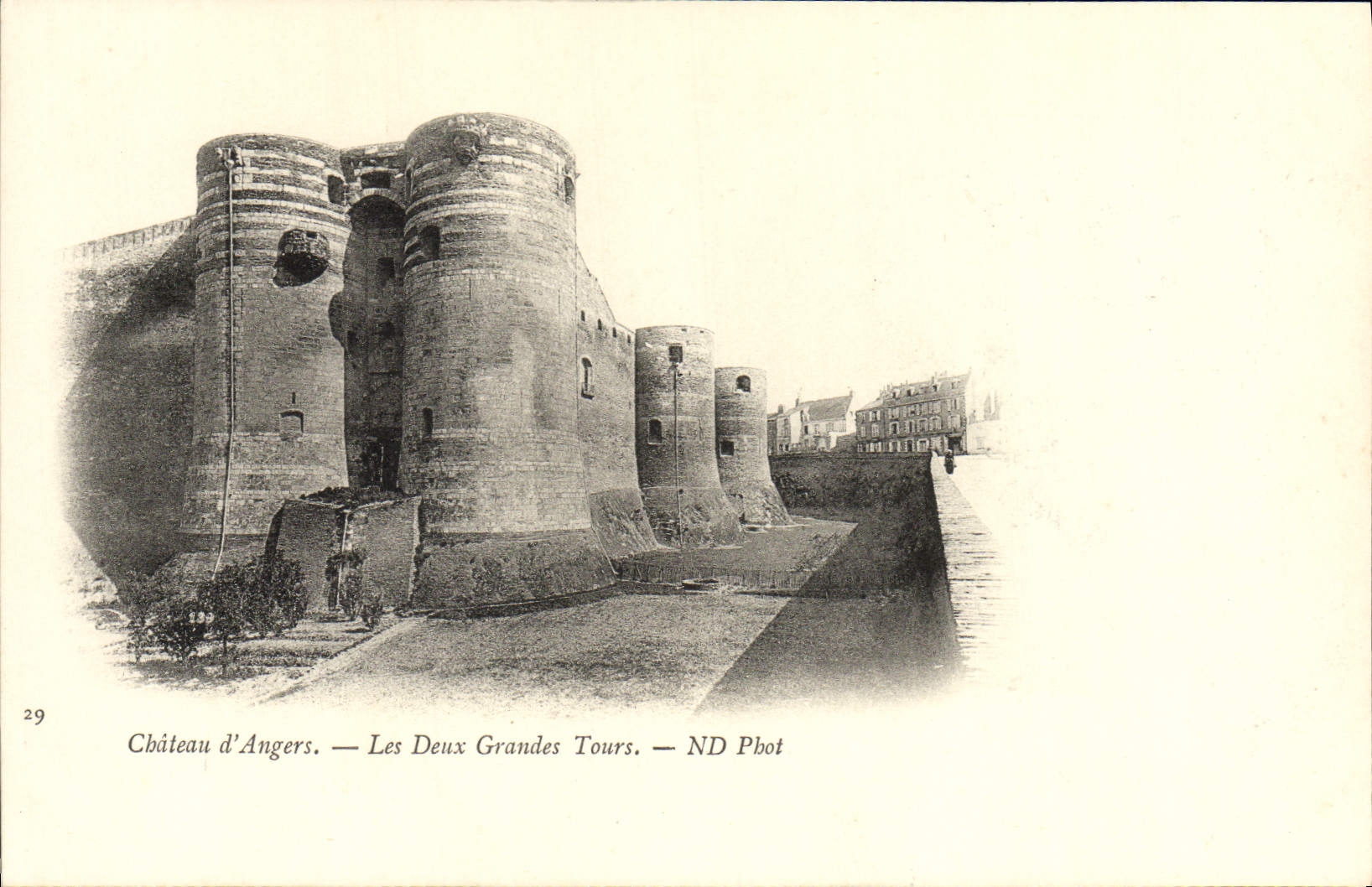 CPA Angers Chateau Les deux grandes tours