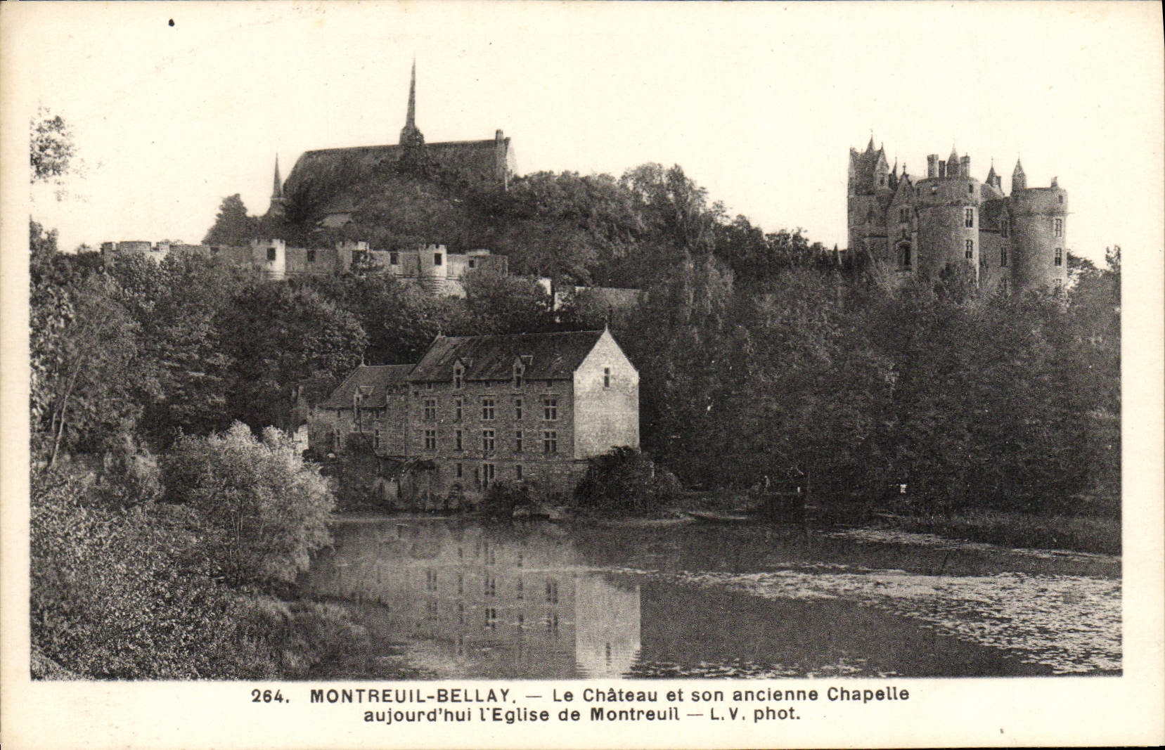 VINTAGE POSTCARD Montreuil Bellay the Castle and Its Old Vault