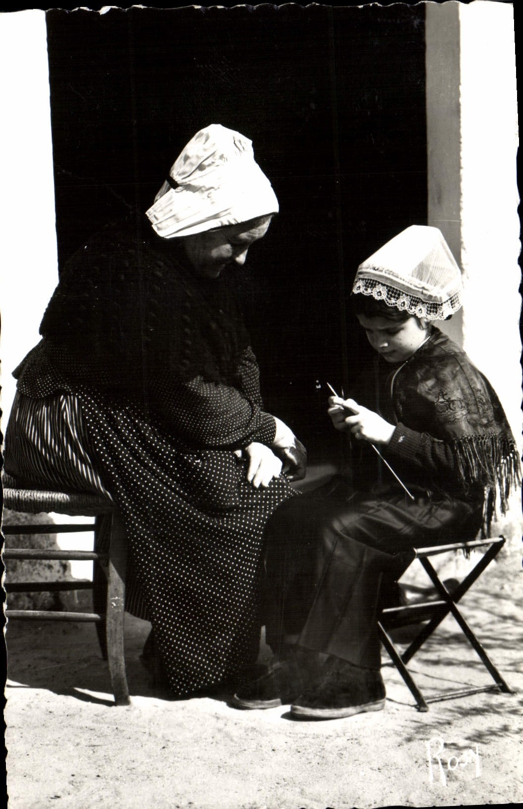 CPM Ile de Noirmoutier La lecon de tricot Folklore