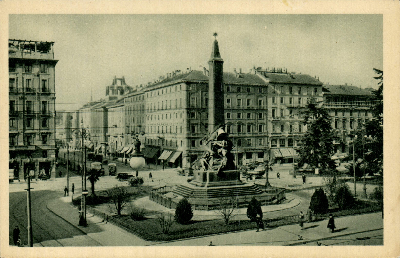 VINTAGE POSTCARD Milano Monumento delle Cinque Giornate