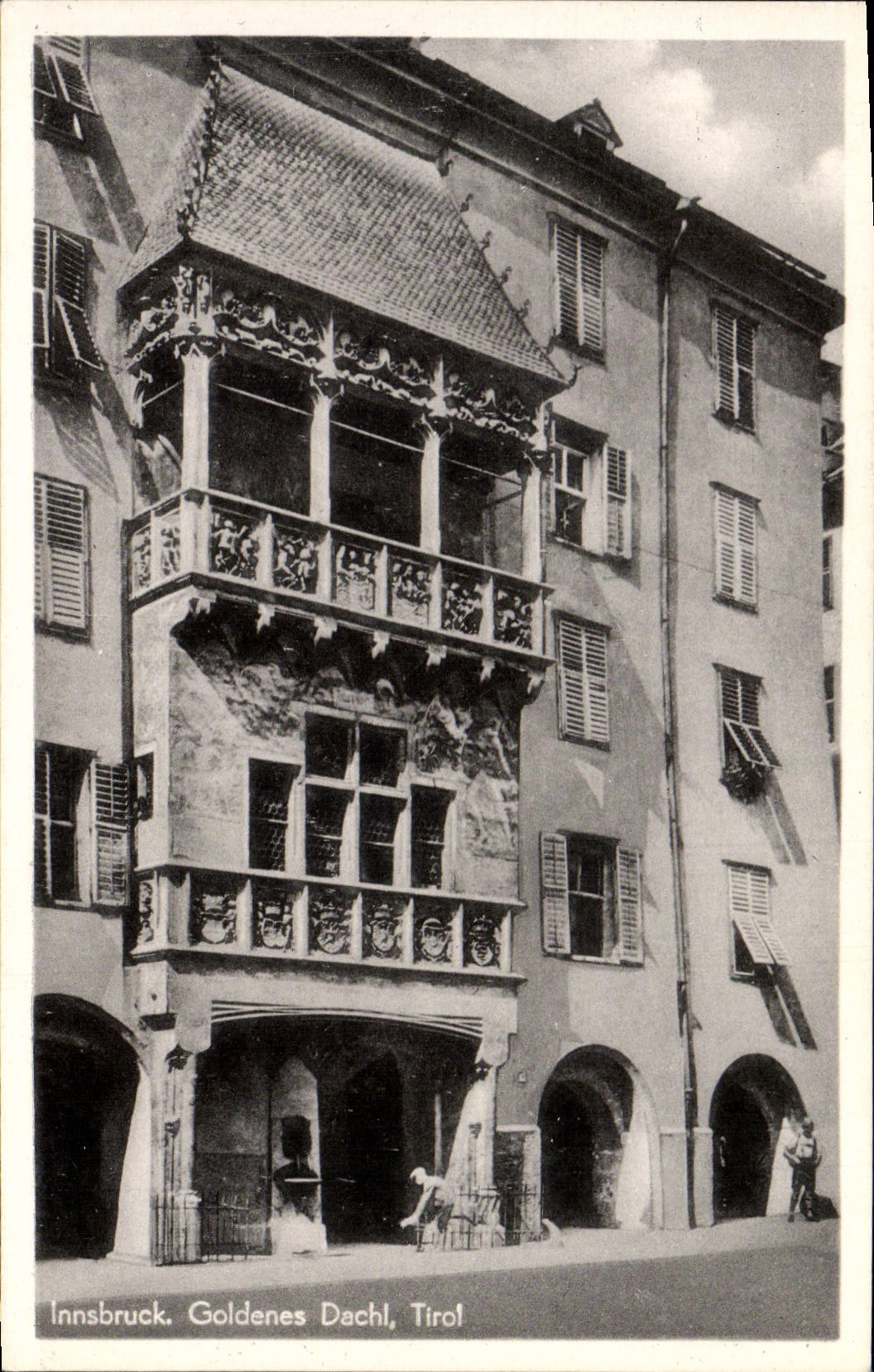 CPA Innsbruck Goldenes Dachl Tirol