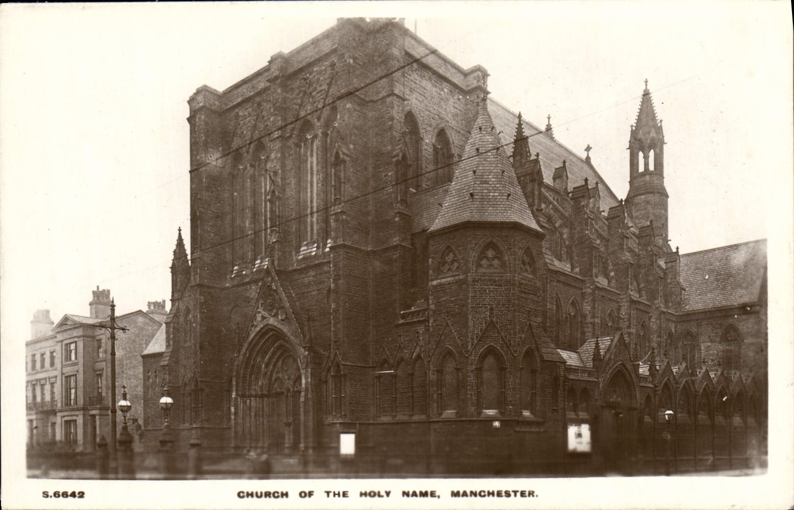 VINTAGE POSTCARD Church off the holy Name Manchester
