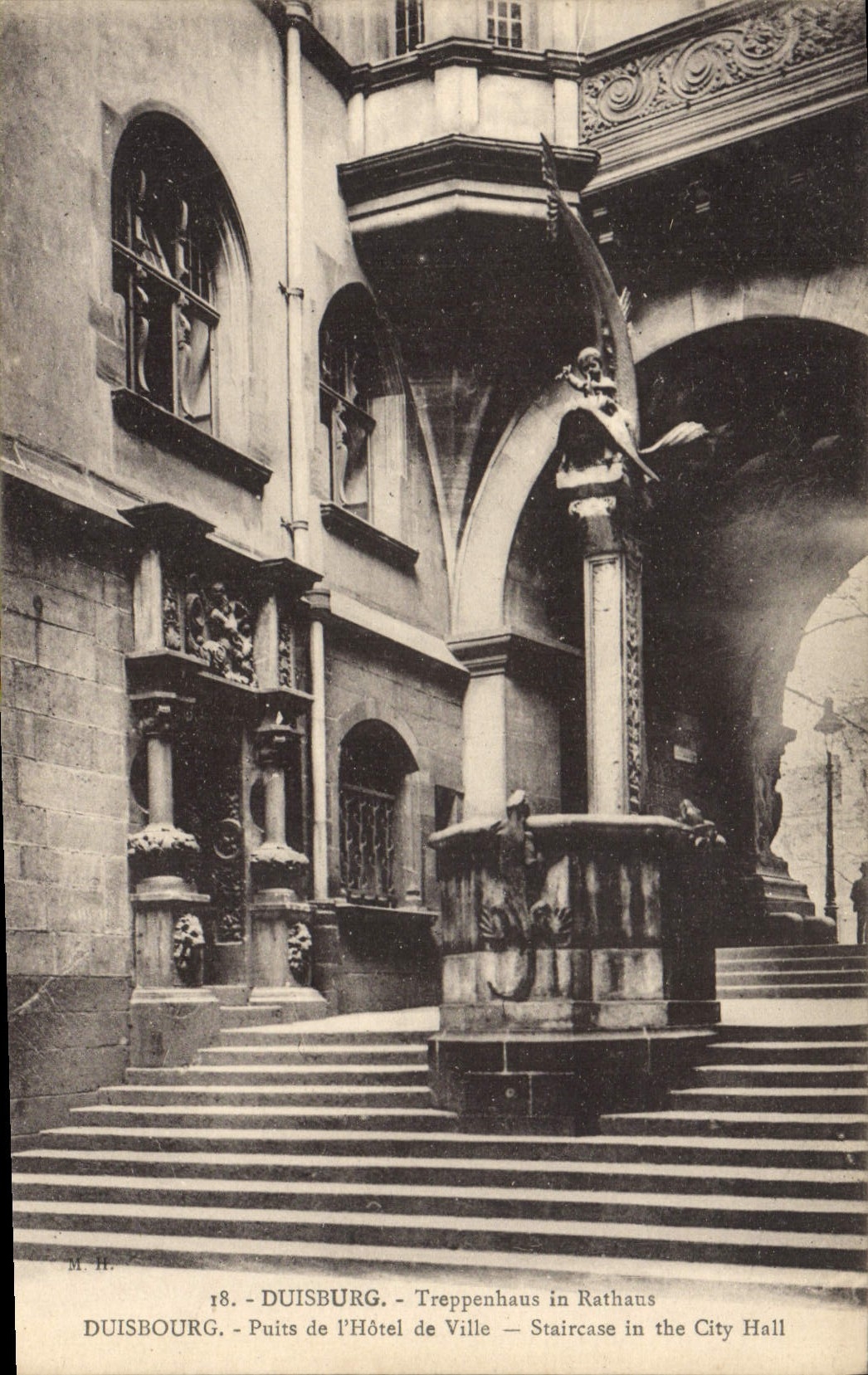 VINTAGE POSTCARD Duisburg Treppenhaus In Rathaus