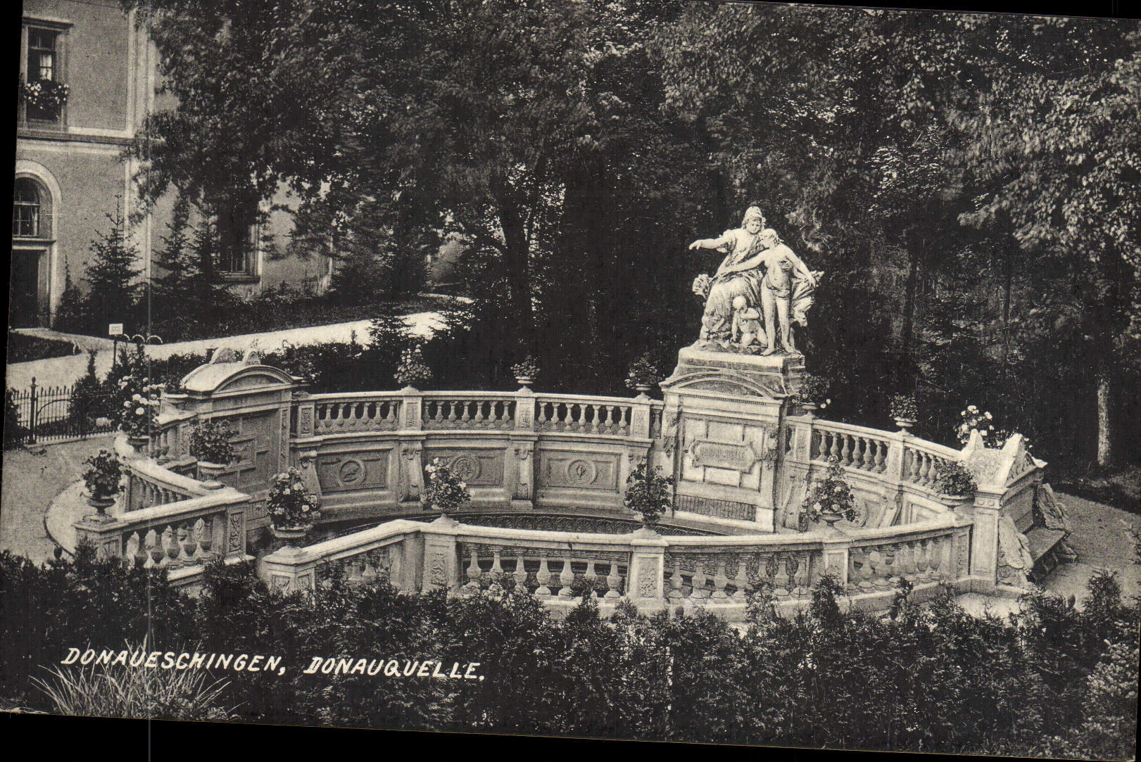 VINTAGE POSTCARD Donaueschingen Donauquelle