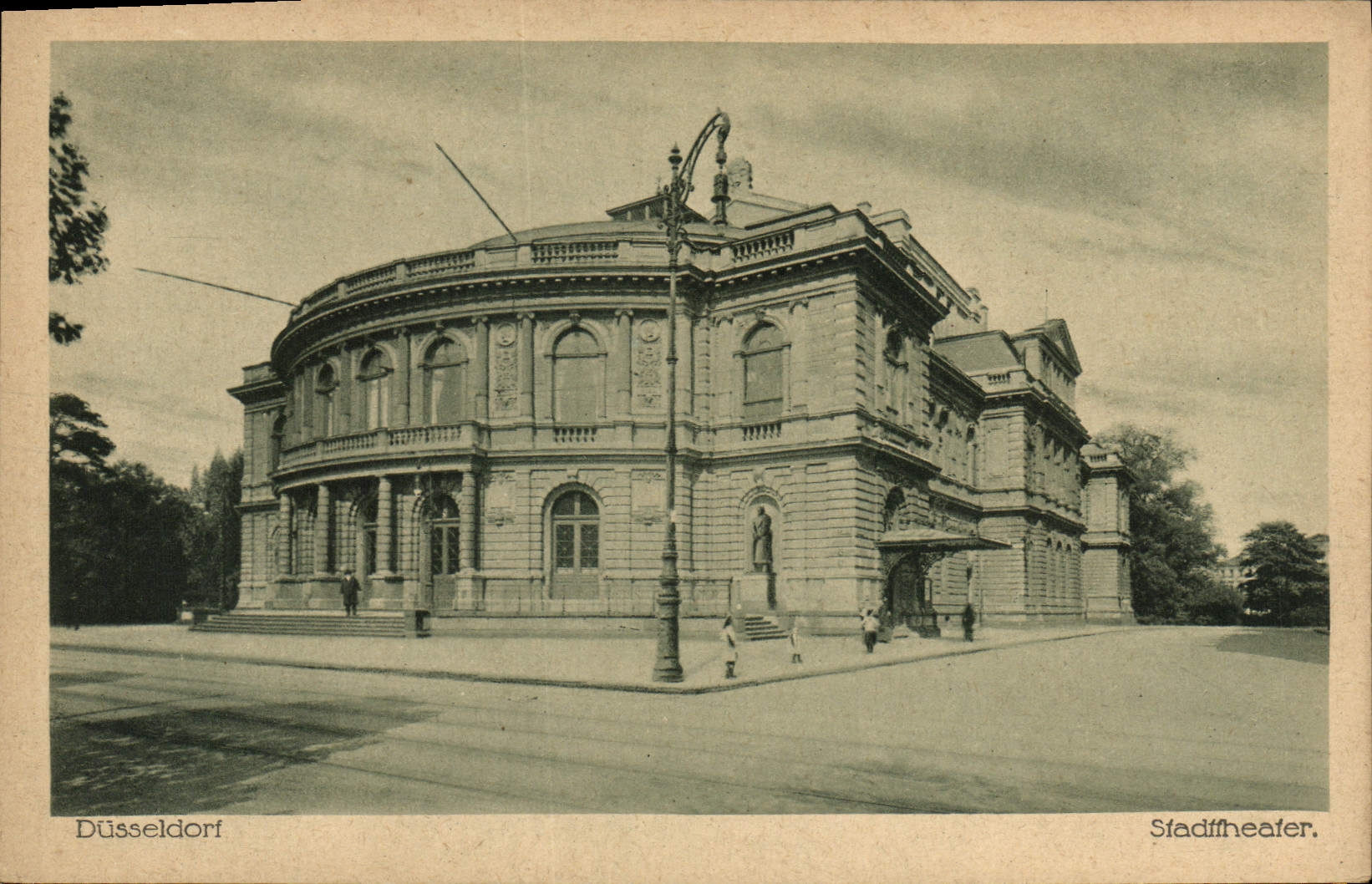 VINTAGE POSTCARD Dusseldorf Sfadthedfer