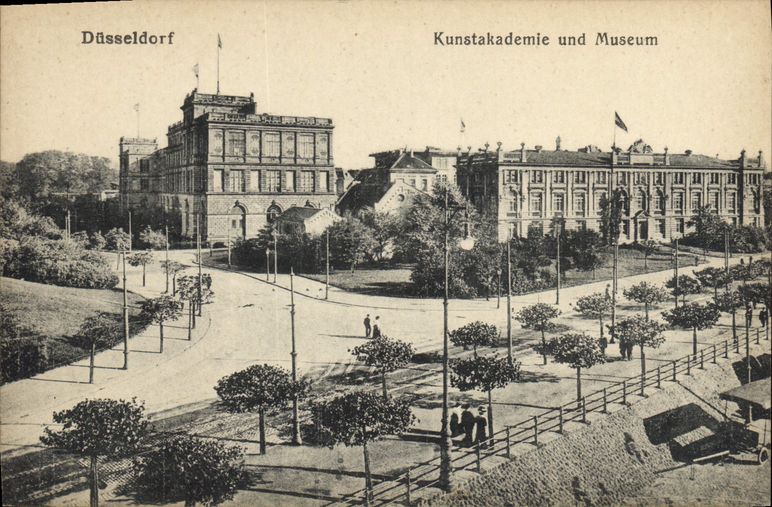 VINTAGE POSTCARD Dusseldorf Kunstakademie Und Museum