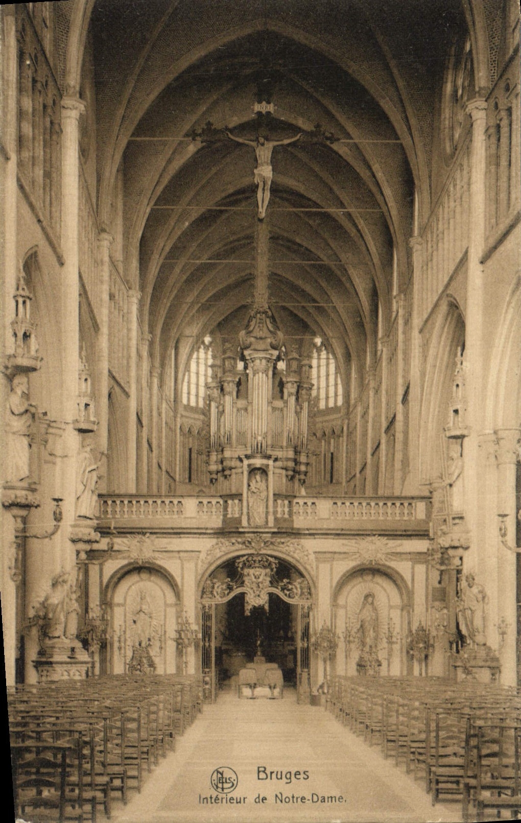 Interior de Brujas de la POSTAL de la VENDIMIA del órgano de Notre Dame