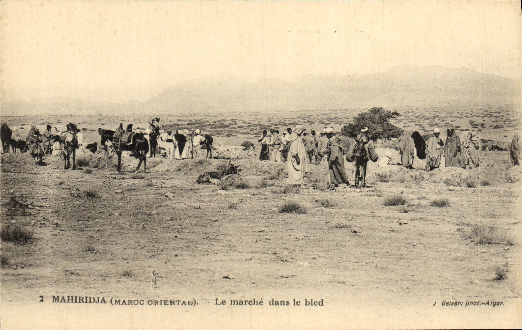 Mercado de Mahiridja de la POSTAL de la VENDIMIA en la aldea