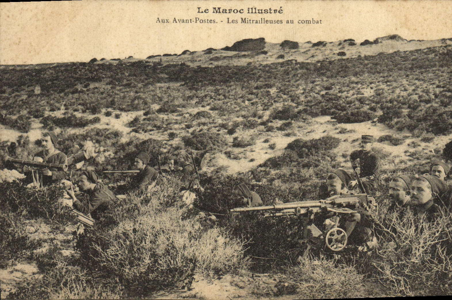 La POSTAL Marco de la VENDIMIA ilustra con antes de que las estaciones Machine-guns con el combate de Militaria