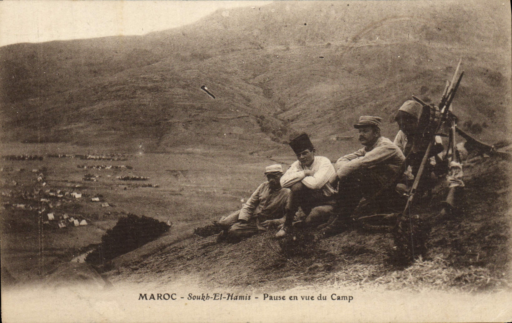 CPA Maroc Soukh Et Hamis Pause En Vue Du Camp Militaria