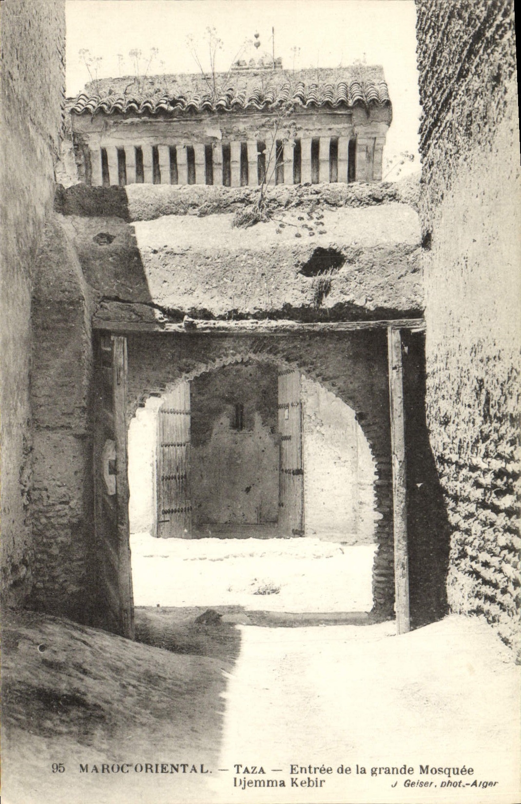 VINTAGE POSTCARD Eastern Morocco Taza Entered Of the Large Mosque Djemma Kebir