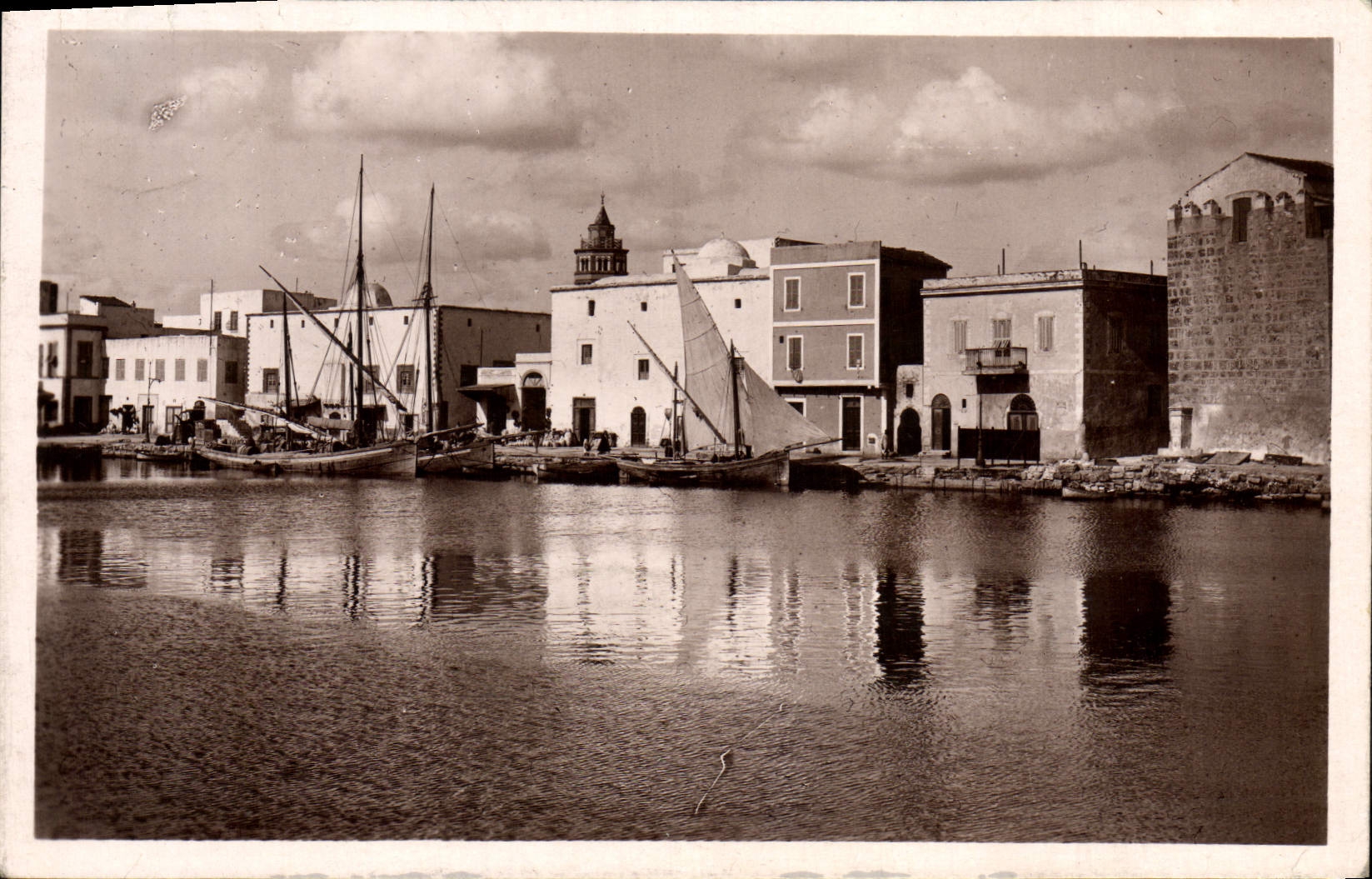 CPA Bizerte Vue Du Vieux Port Bateaux