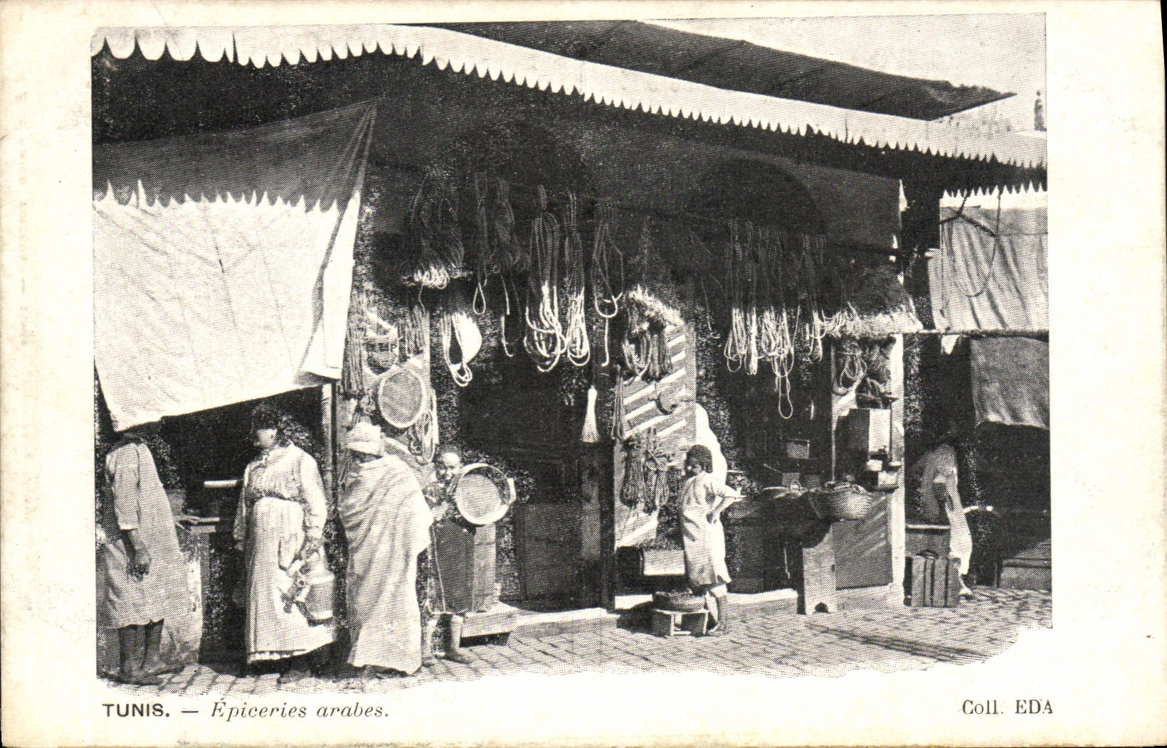Especieros del árabe de Túnez de la POSTAL de la VENDIMIA