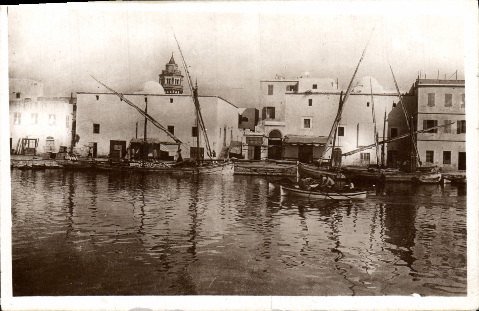 POSTAL MODERNA Bizerte los barcos del puerto viejo