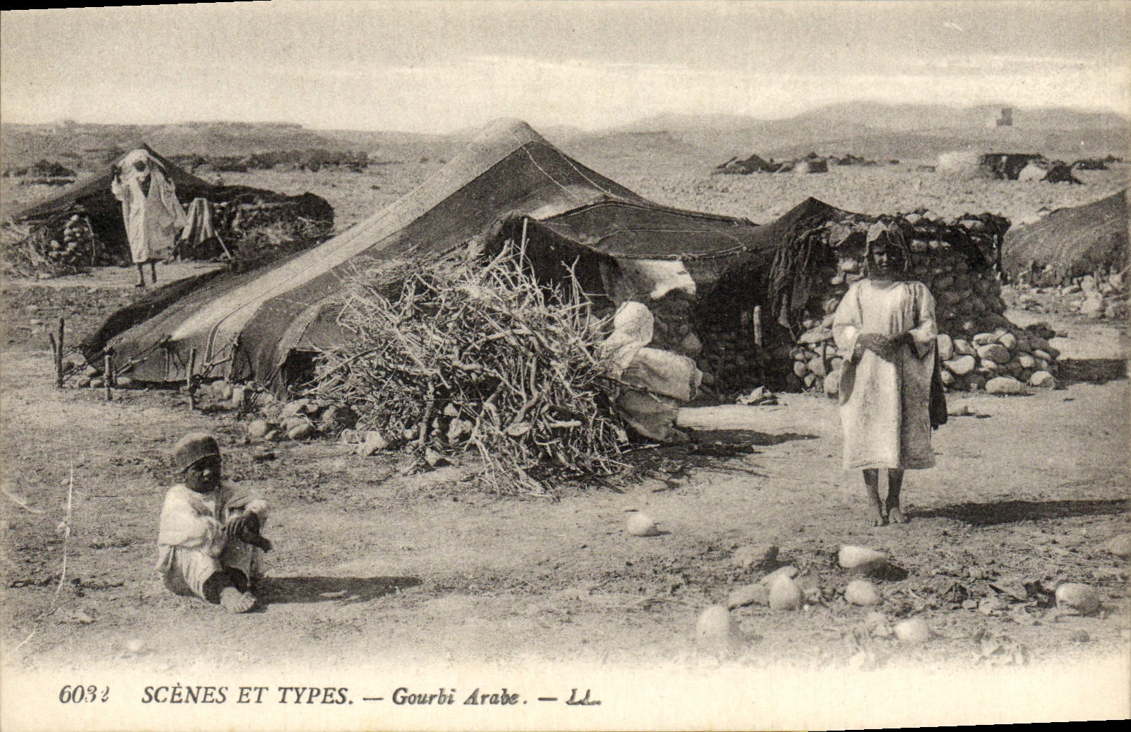 CPA Scenes Et Types Gourbi Arabs