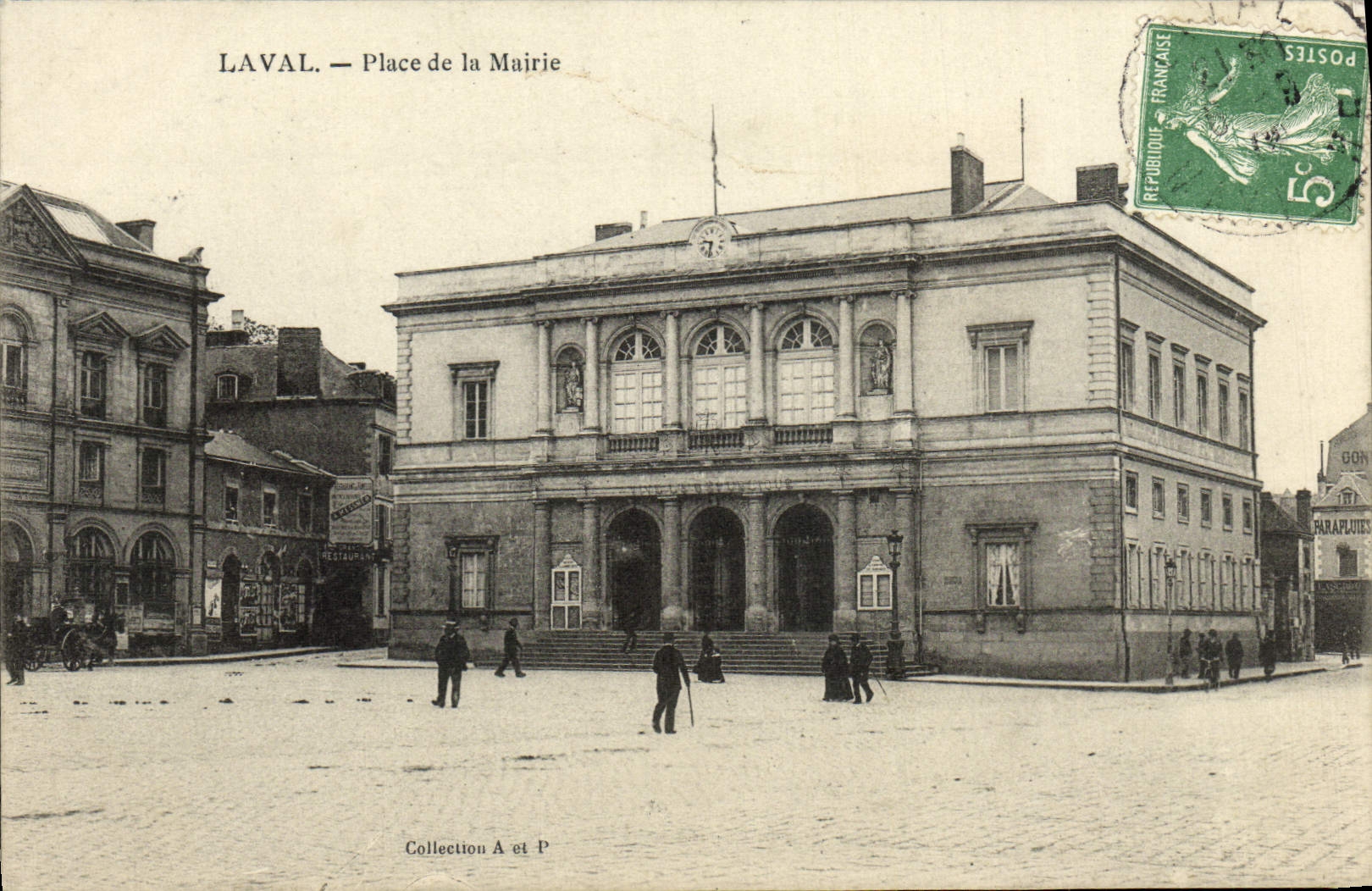 La POSTAL Laval de la VENDIMIA coloca el ayuntamiento