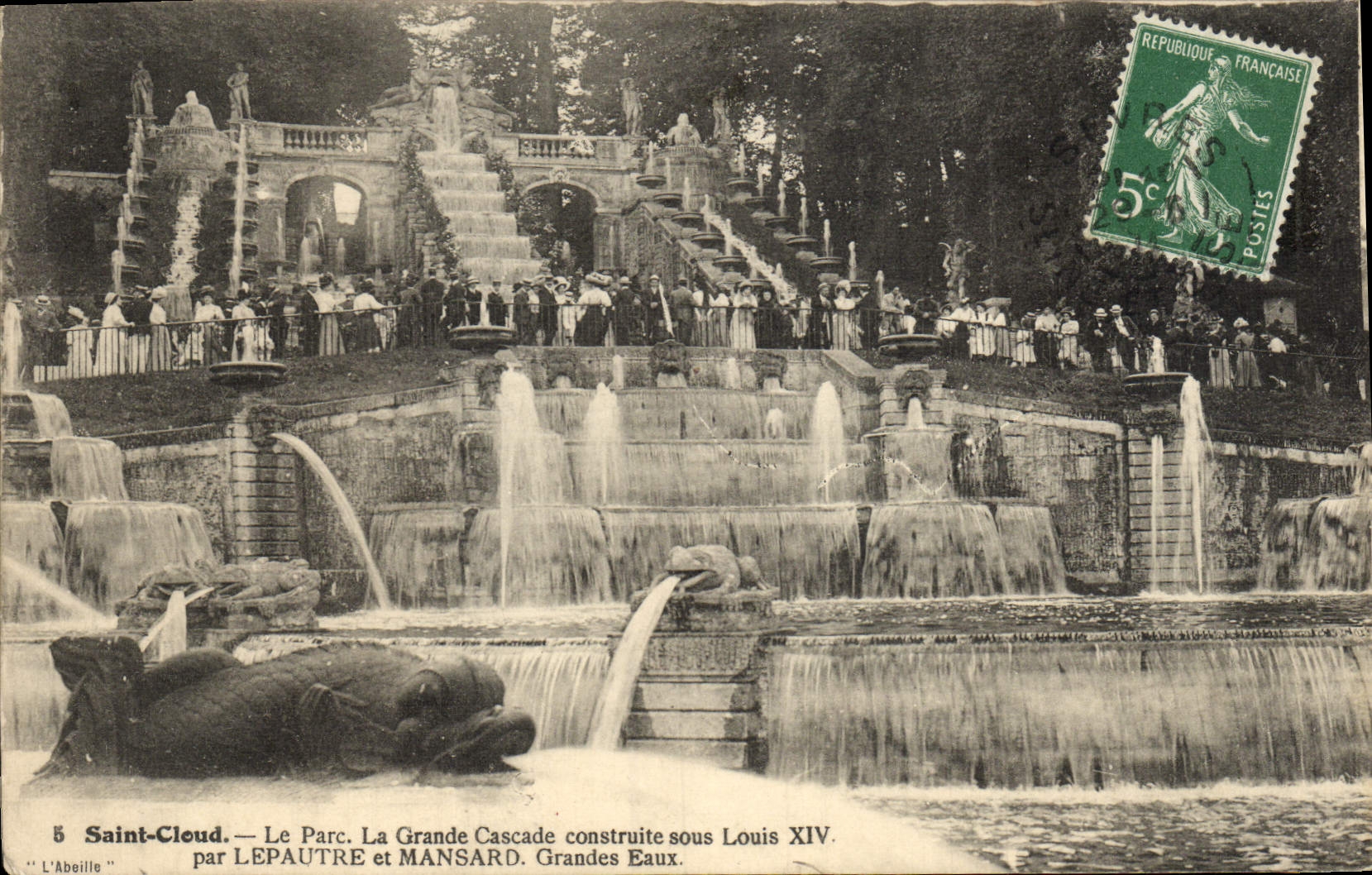 Nube santa de la POSTAL de la VENDIMIA el parque la cascada grande construida debajo de Louis XIV