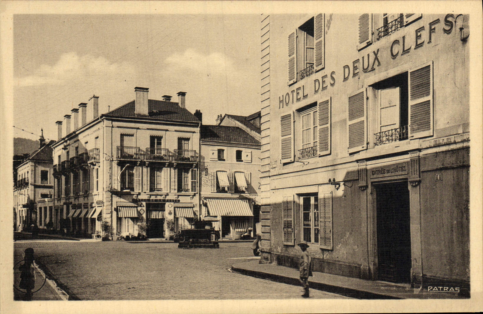 CPA Remiremont Hotel de la Poste et des deux clefs 