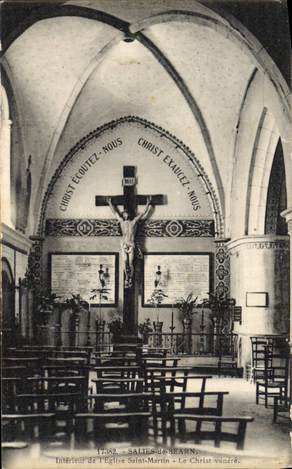 VINTAGE POSTCARD Salies De Bearn Interieur Of the Church Martin Saint Christ Venerates