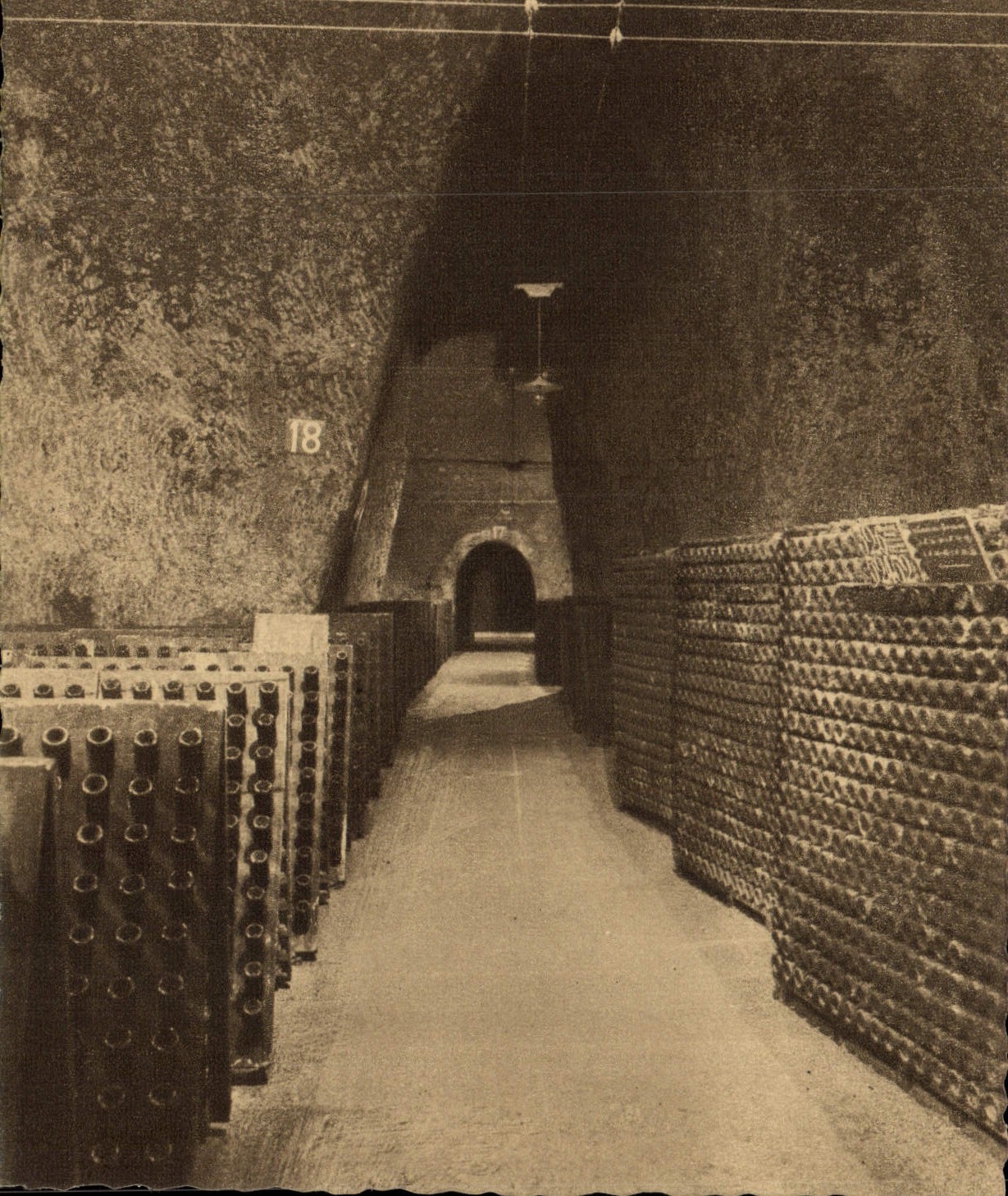 CPA Champagne Pommery Greno Reims Enfilade De Crayeres d'Origine Gallo Romaine