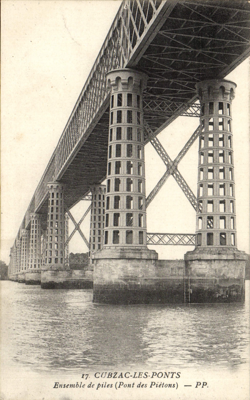 VINTAGE POSTCARD Cubzac Bridges Together Of Piles Bridge of the pedestrians