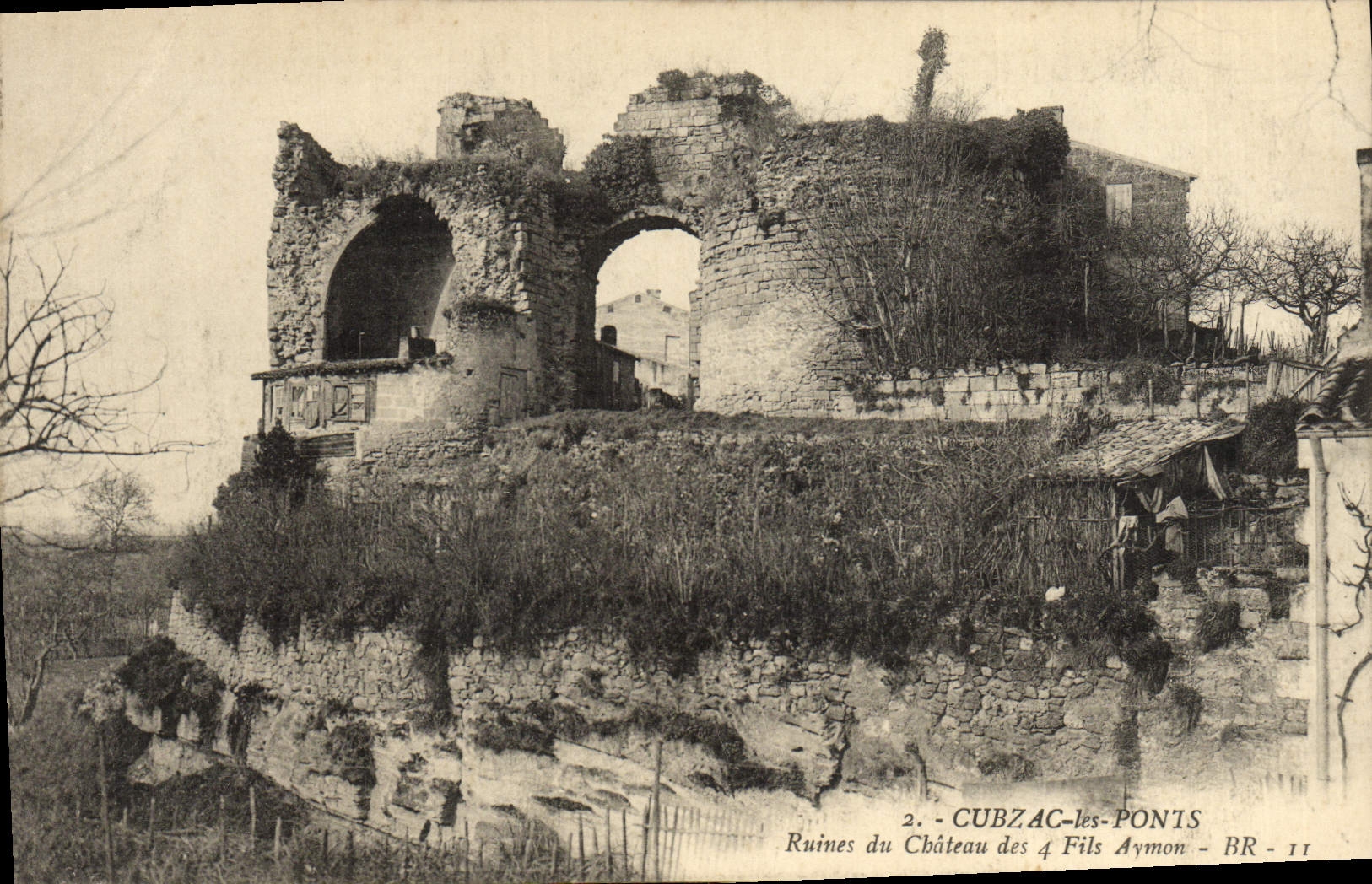 VINTAGE POSTCARD Cubzac the Bridges Ruins Of the Castle Of the 4 Aymon Wire