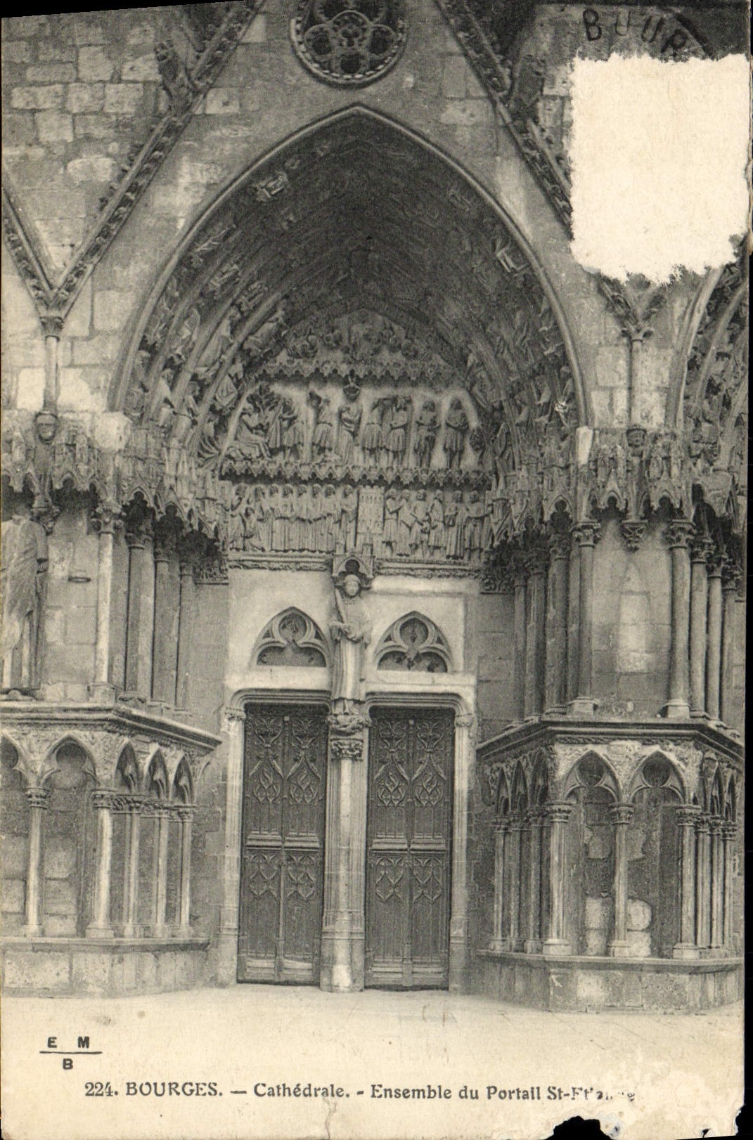 Catedral de Bourges de la POSTAL de la VENDIMIA junto de Portall