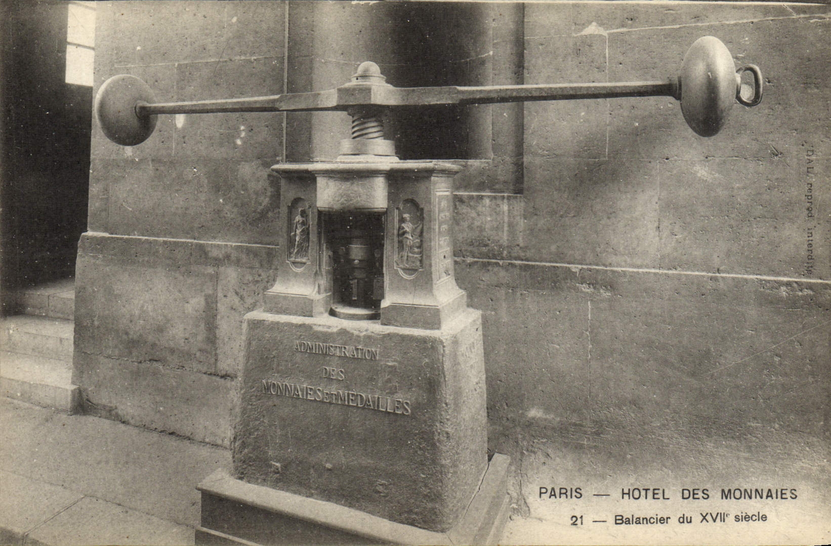 CPA Paris Hotel des Monnaies Balancier du 17eme