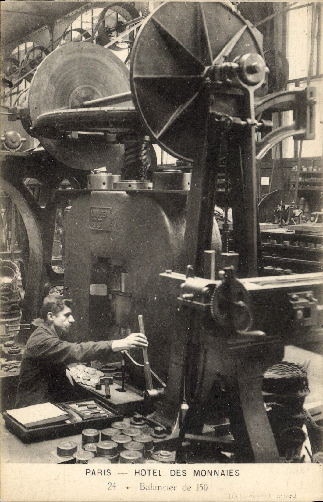 CPA Paris Hotel des Monnaies Balancier de 150