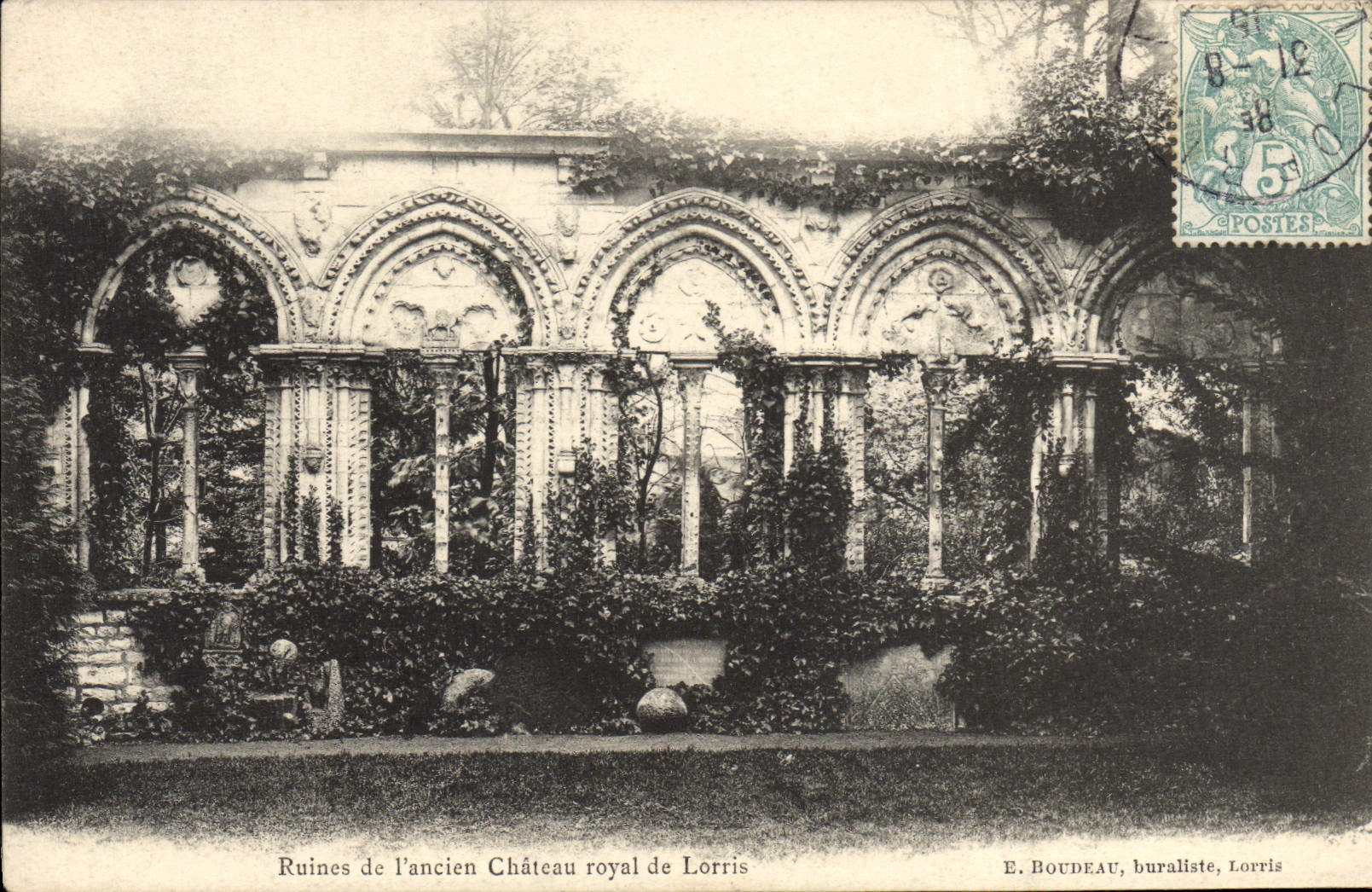 VINTAGE POSTCARD Ruins of the old royal Castle of Lorris