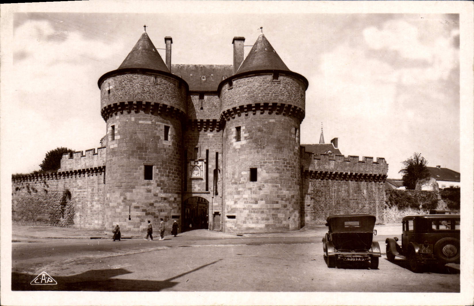 VINTAGE POSTCARD Surroundings Of Baule Guerande the Gate St Michel