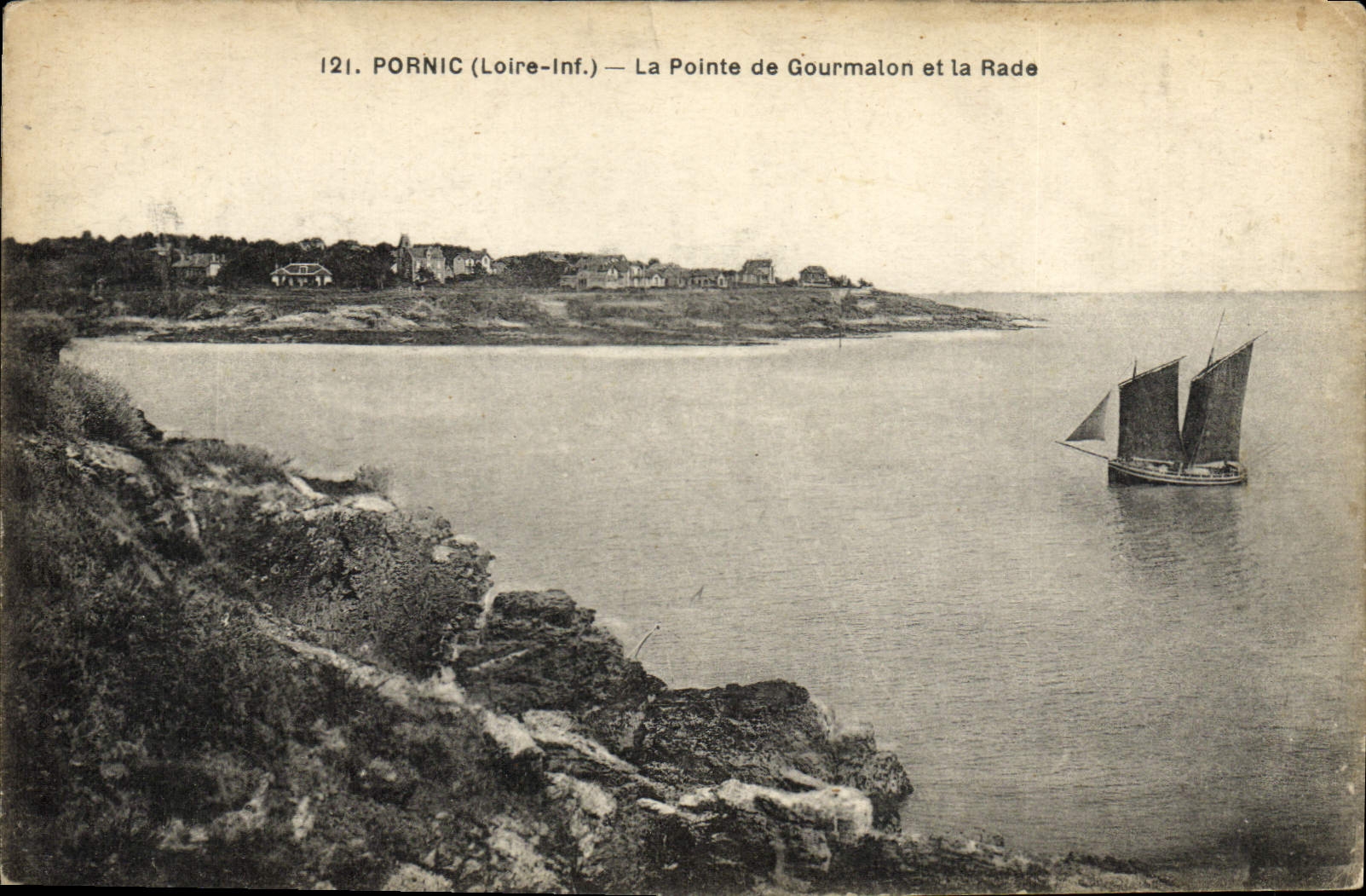VINTAGE POSTCARD Pornic Top of Gourmalon and Roads