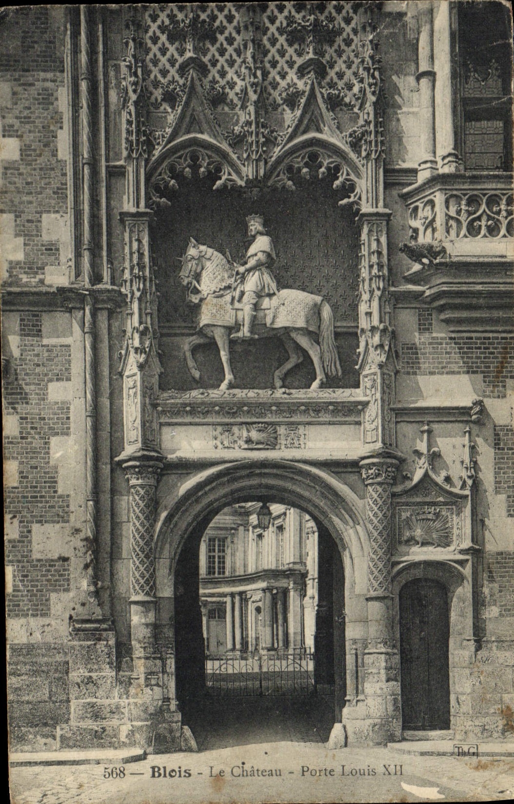 CPA Blois Le Chateau Porte Louis XII