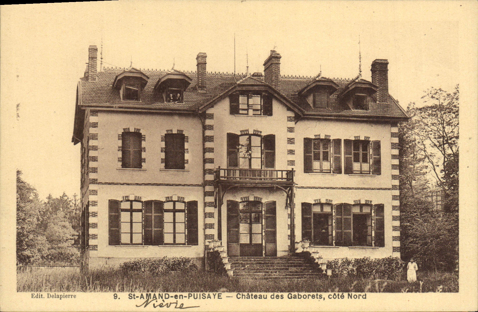 El St Amand de la POSTAL de la VENDIMIA en el castillo de Puisaye de Gaborets dimensiona norteño