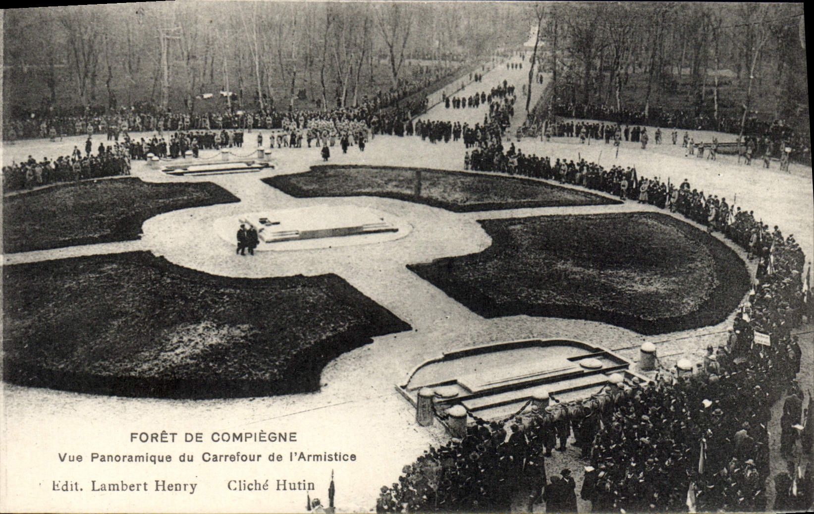 CPA Foret De Compiegne Vue Panoramique du Carrefour de l'Armistice Militaria
