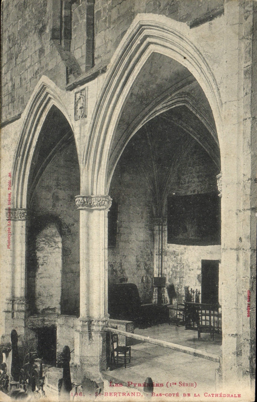VINTAGE POSTCARD Pyreness St Bertrand Bas Dimensions Cathedral