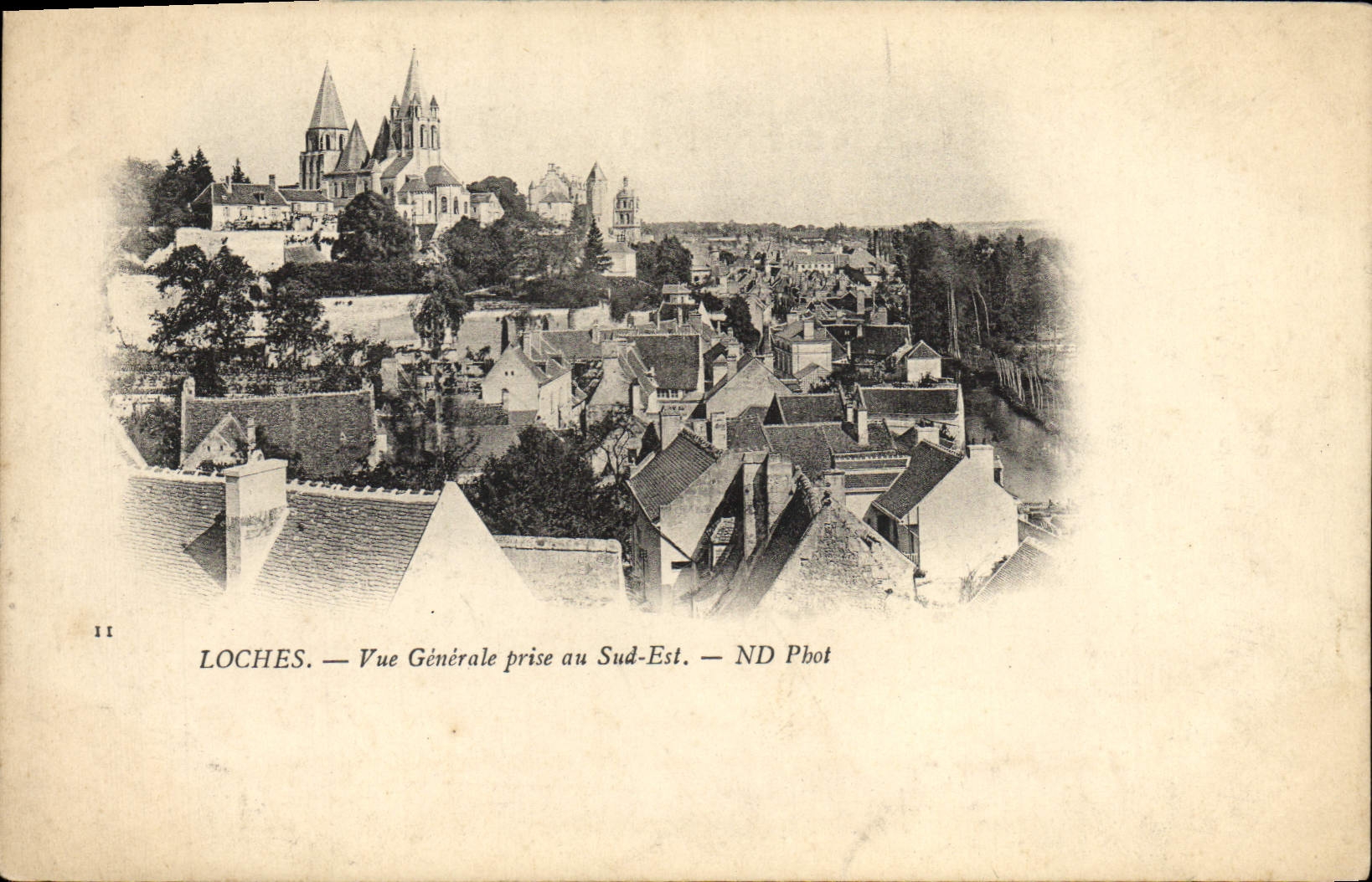 CPA Loches Vue Generale prise au sud Est