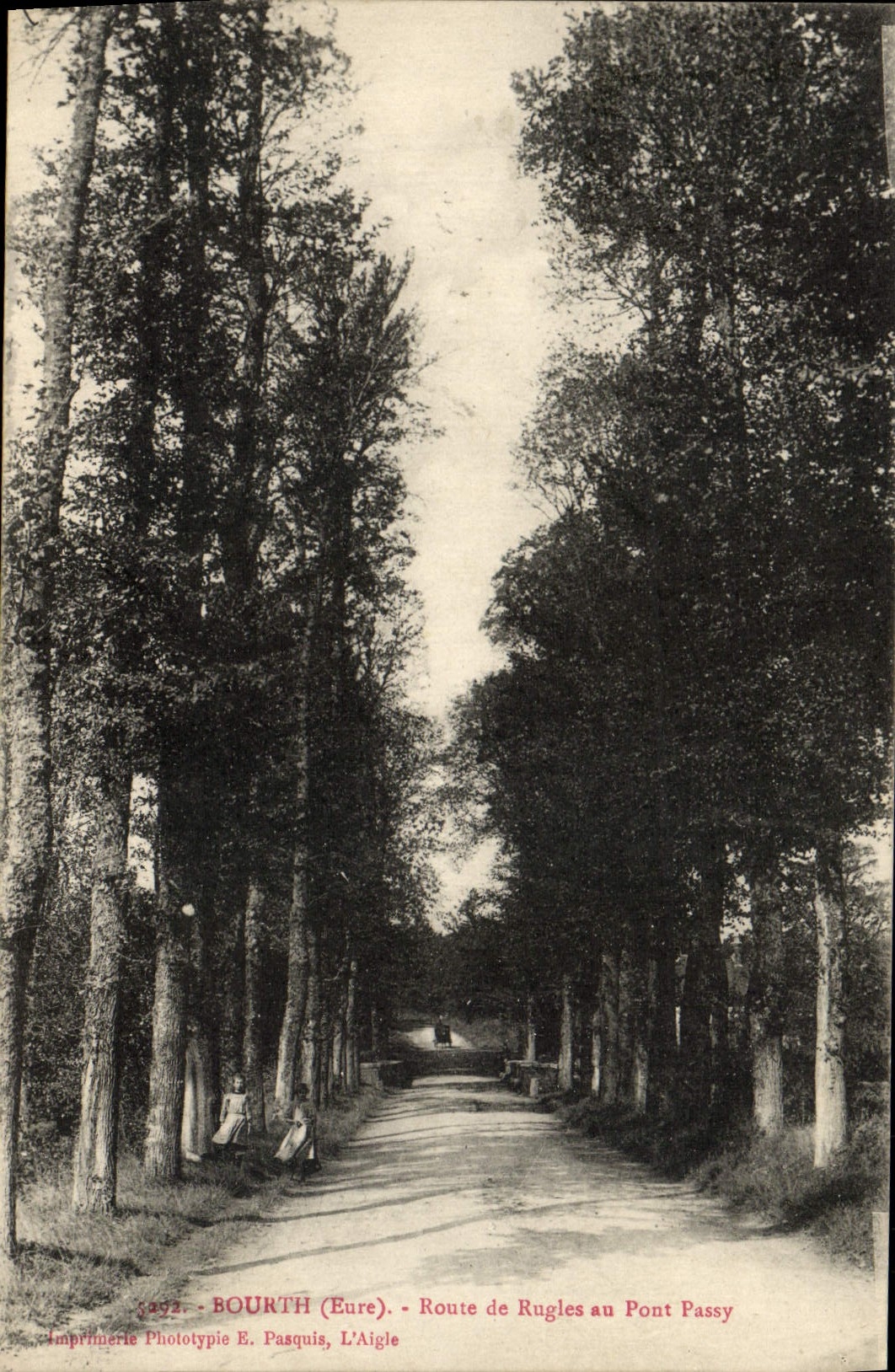 CPA Bourg Route de Rugles au Pont Passy