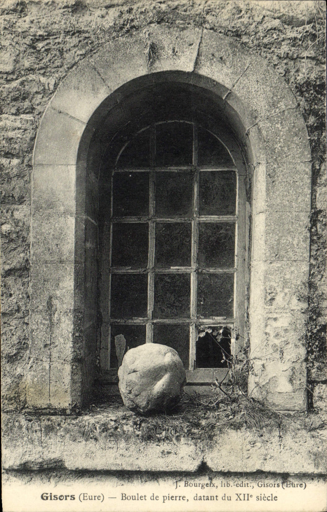 VINTAGE POSTCARD Gisors Ball of stone dating from 12th