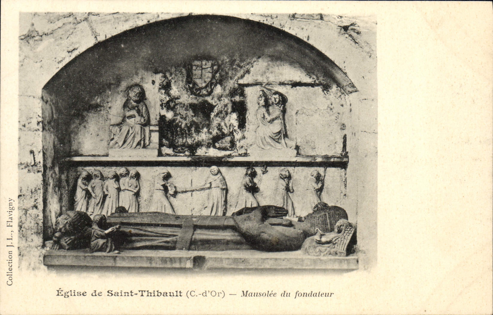 CPA St Thibault Eglise Mausolee du fondateur