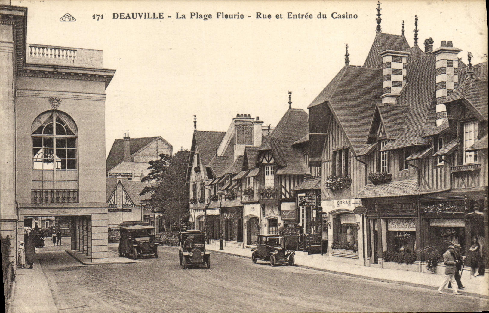CPA Deauville La Plage Fleurie Rue et Entree du Casino