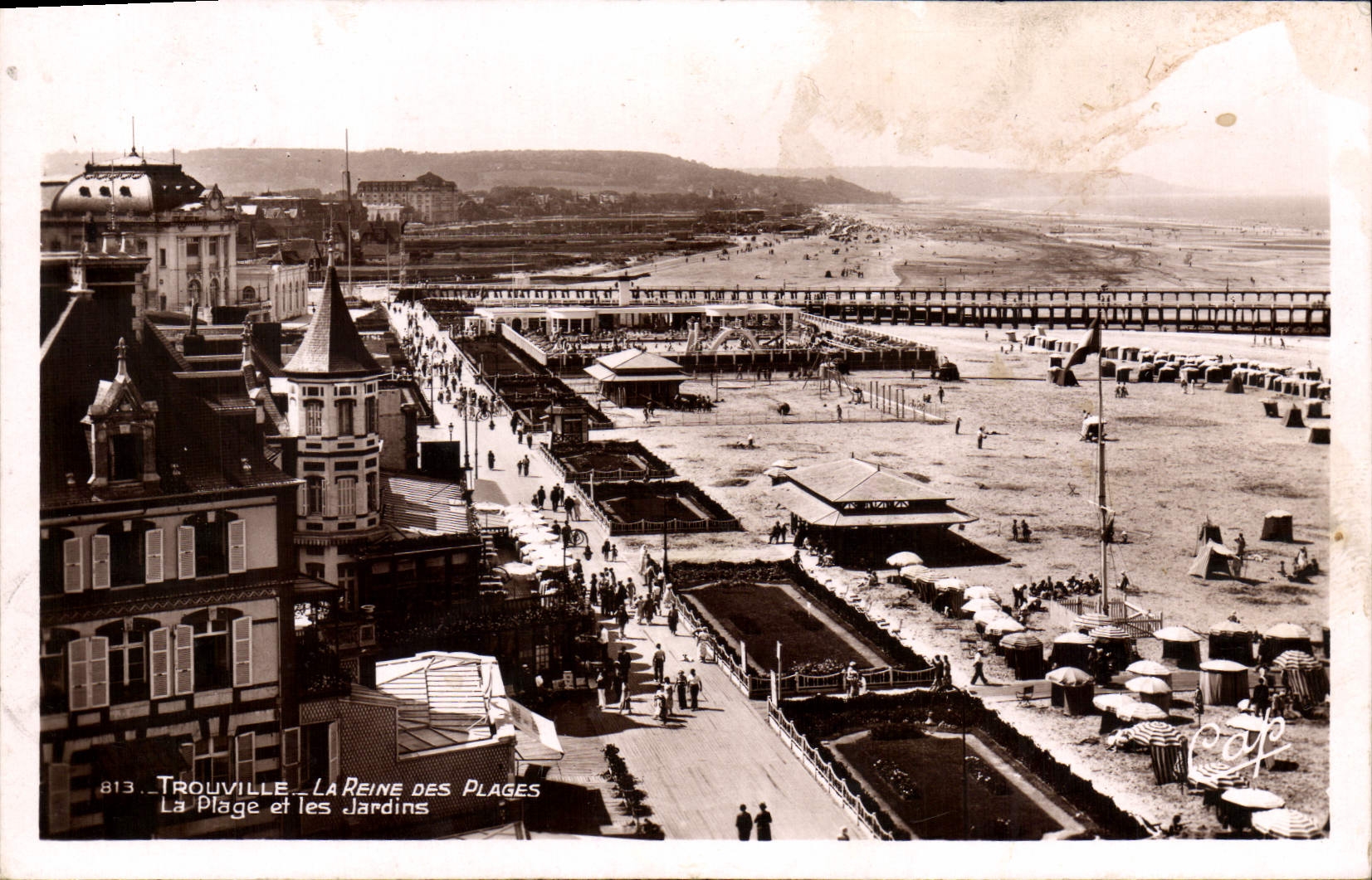 POSTAL Trouville de la VENDIMIA la reina de las playas la playa y los jardines