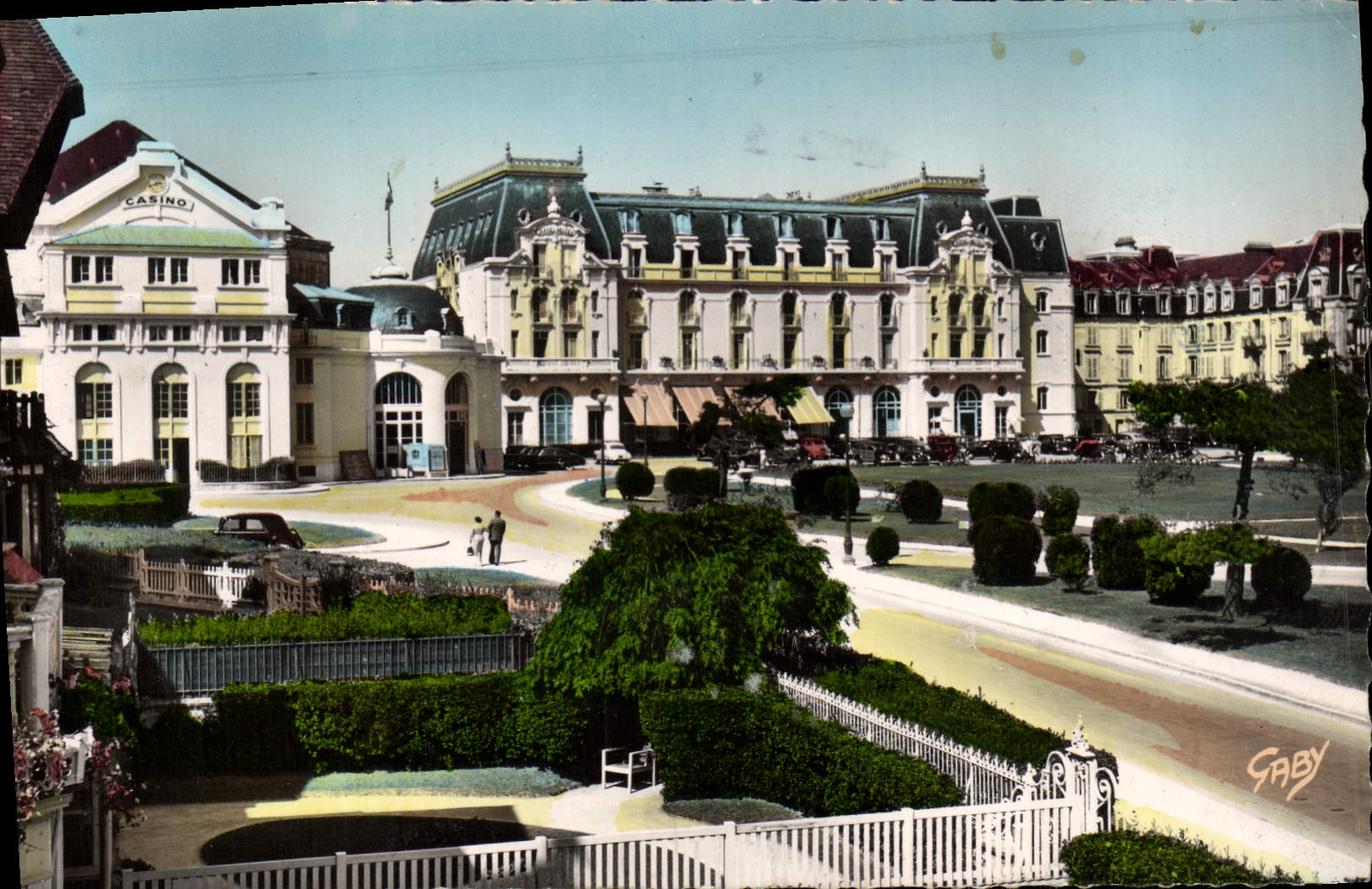 CPM Cabourg Le Casino et le Grand Hotel