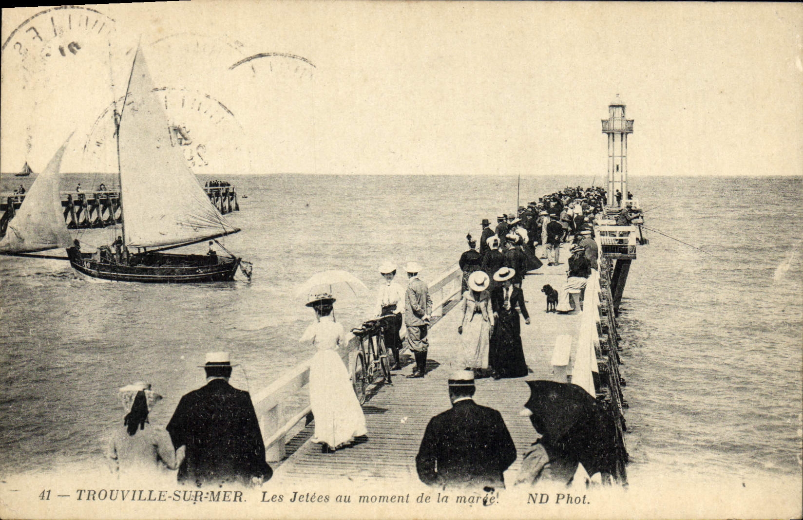 POSTAL Trouville de la VENDIMIA en los embarcaderos del mar a la hora de la marea