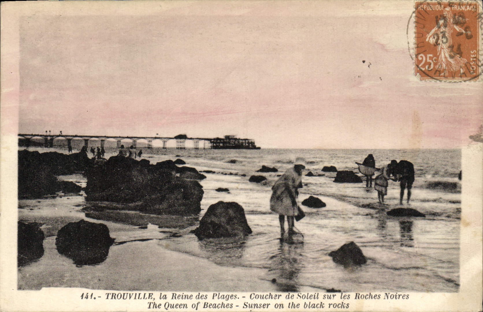 POSTAL Trouville de la VENDIMIA la reina de la puesta del sol de las playas en las rocas negras