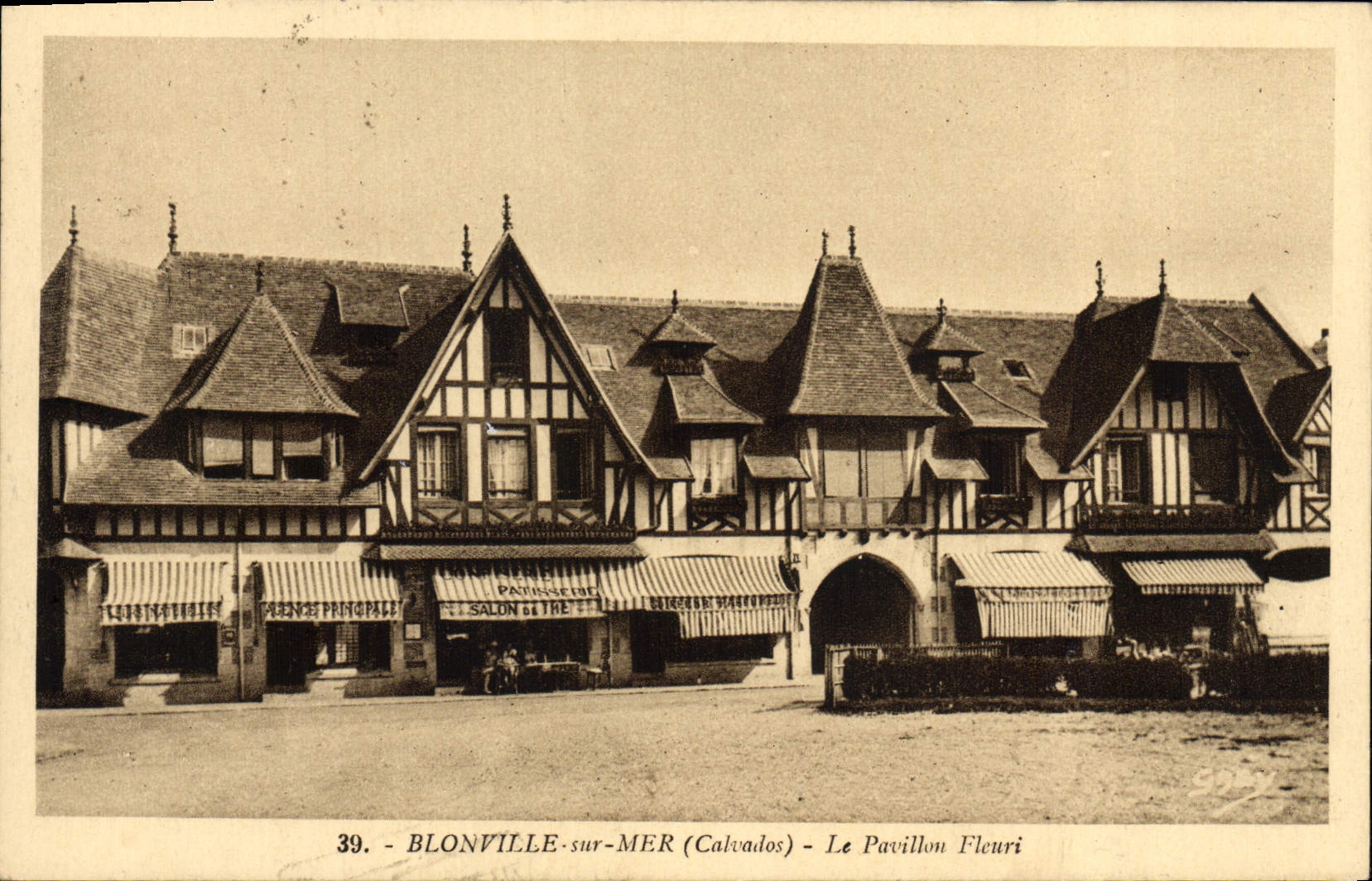 VINTAGE POSTCARD Blonville On Sea View the flowered house