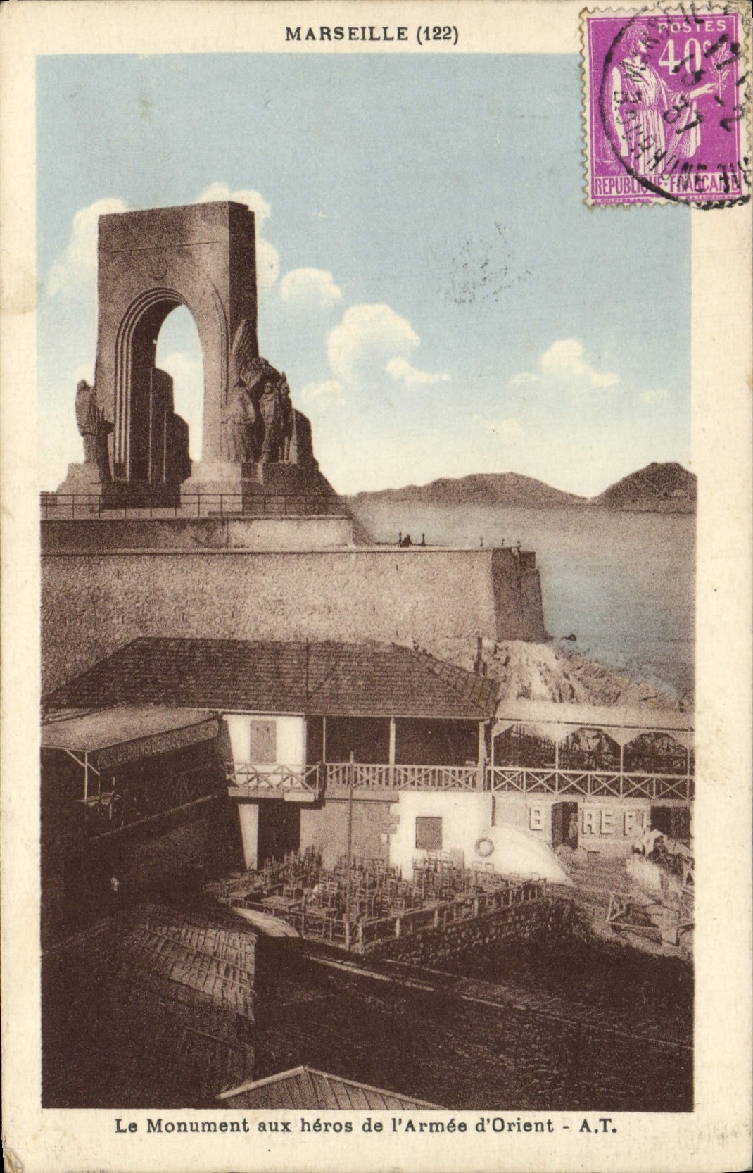 CPA Marseille Le Monument aux Heros de L'Armee d'Orient Militaria