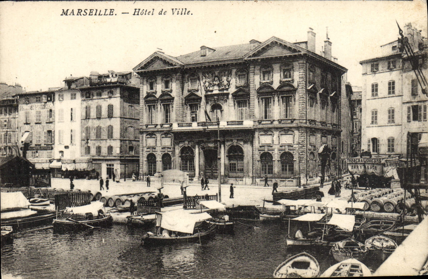 CPA Marseille Hotel De Ville Bateaux