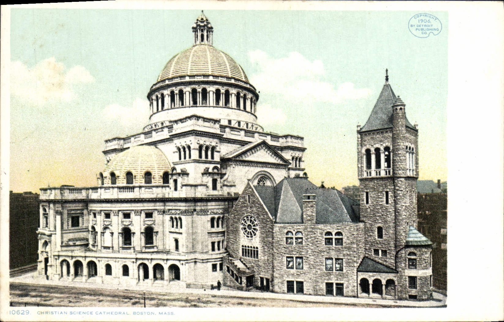 VINTAGE POSTCARD Boston Farmhouse Christian Science Cathedral