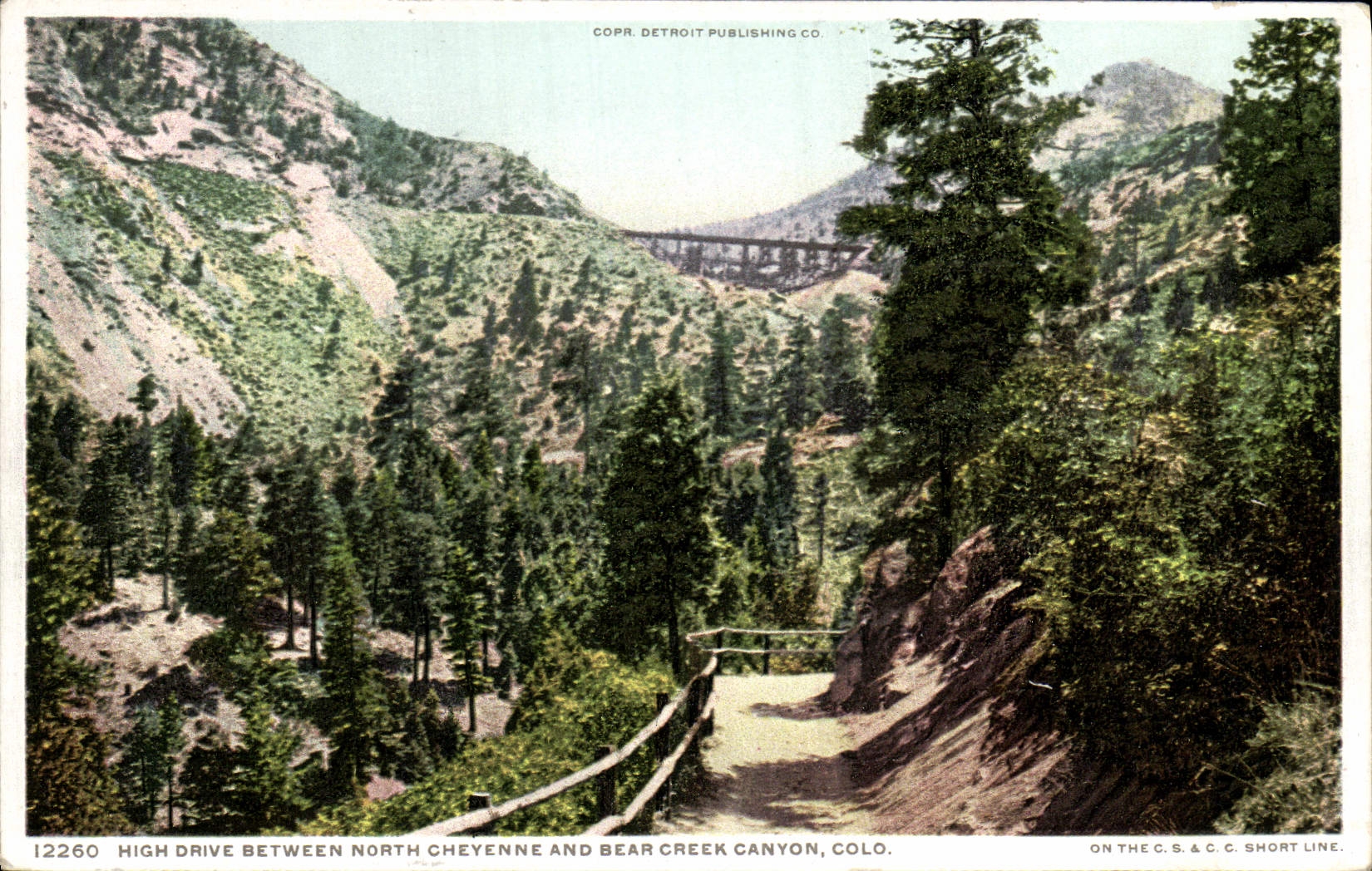 Impulsión de la POSTAL de la VENDIMIA alta entre Cheyenne y la barranca del norte de Colorado de la cala del oso